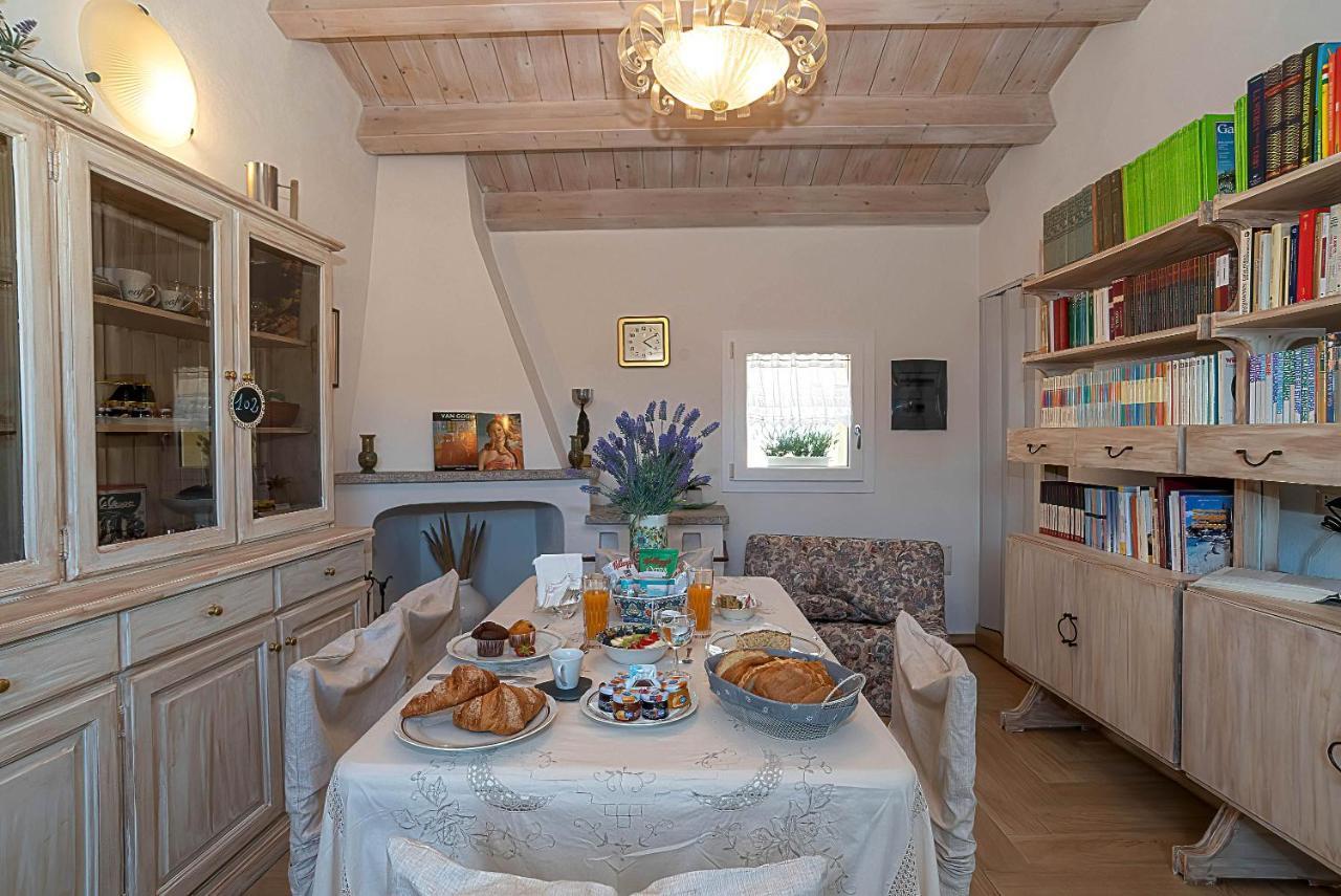 La Casa Del Pittore Bed and Breakfast Olbia Buitenkant foto